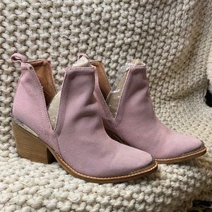 Jeffrey Campbell Cromwell booties size 6
